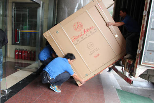 志仲镇钢琴贵重工艺品无忧运